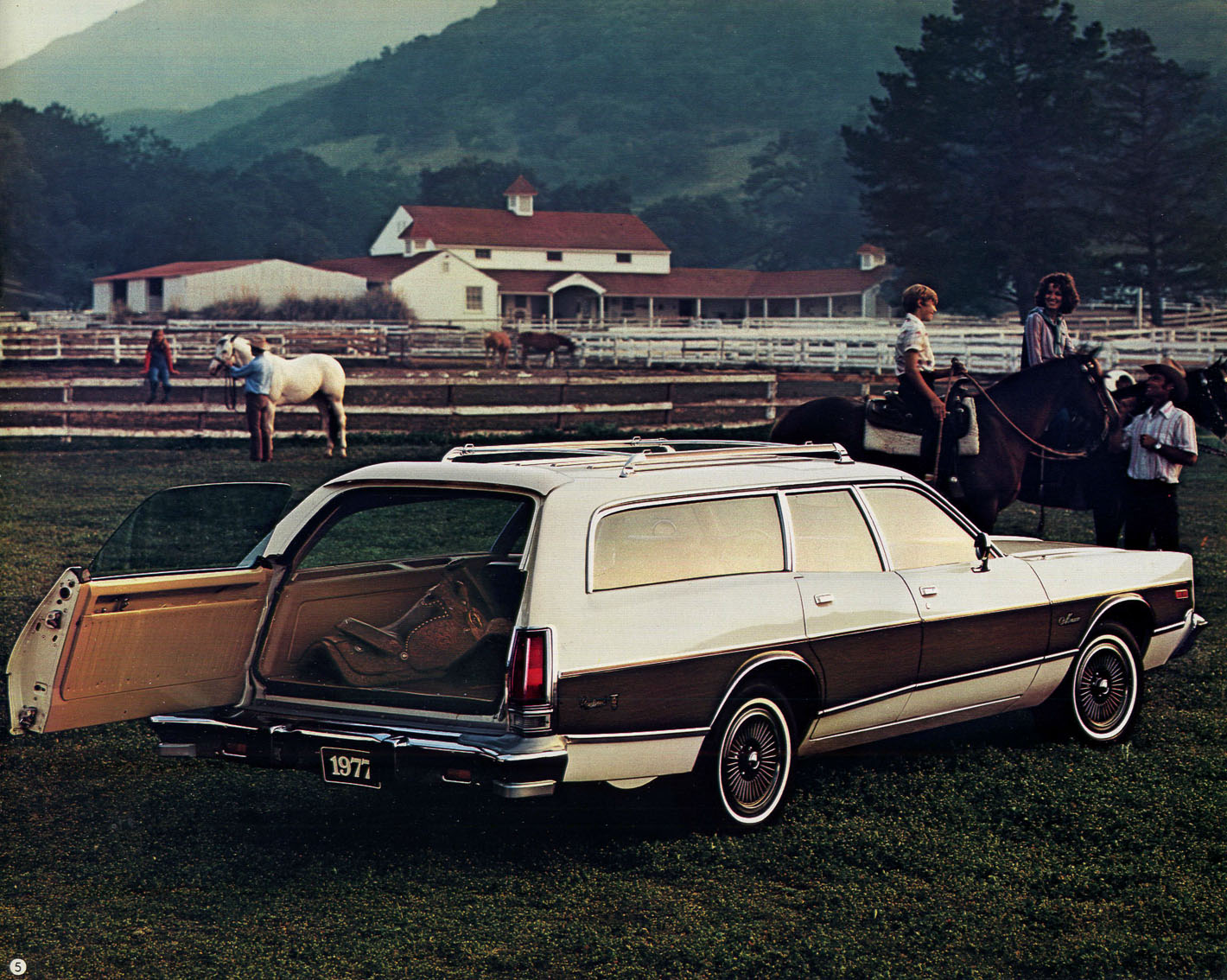 1977 Dodge Monaco-09